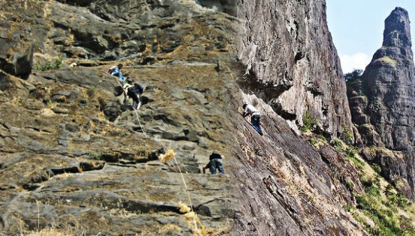 Karjat-Attractions-Bahiri-Cave