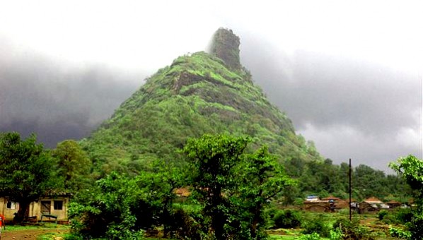 Karjat-Attractions-Peth-Fort